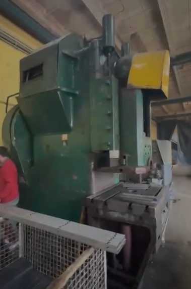 ZTS SMERAL LE 400 C eccentric press view 4