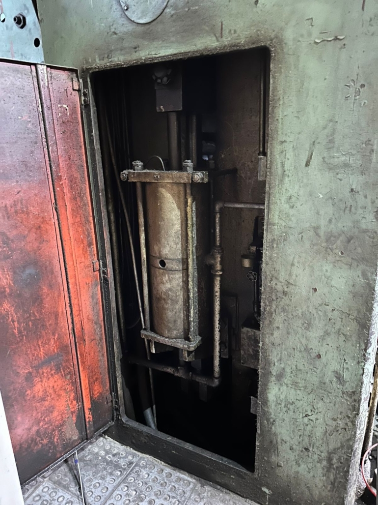 BARNAUL K8342 press view 5