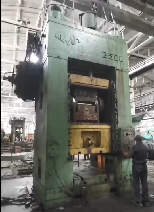 2500 ton Knuckle Joint Press TMP Voronezh K504.003.844
